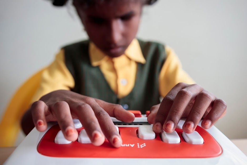 Self-Learning and Braille: How Educational Technologies Can Help